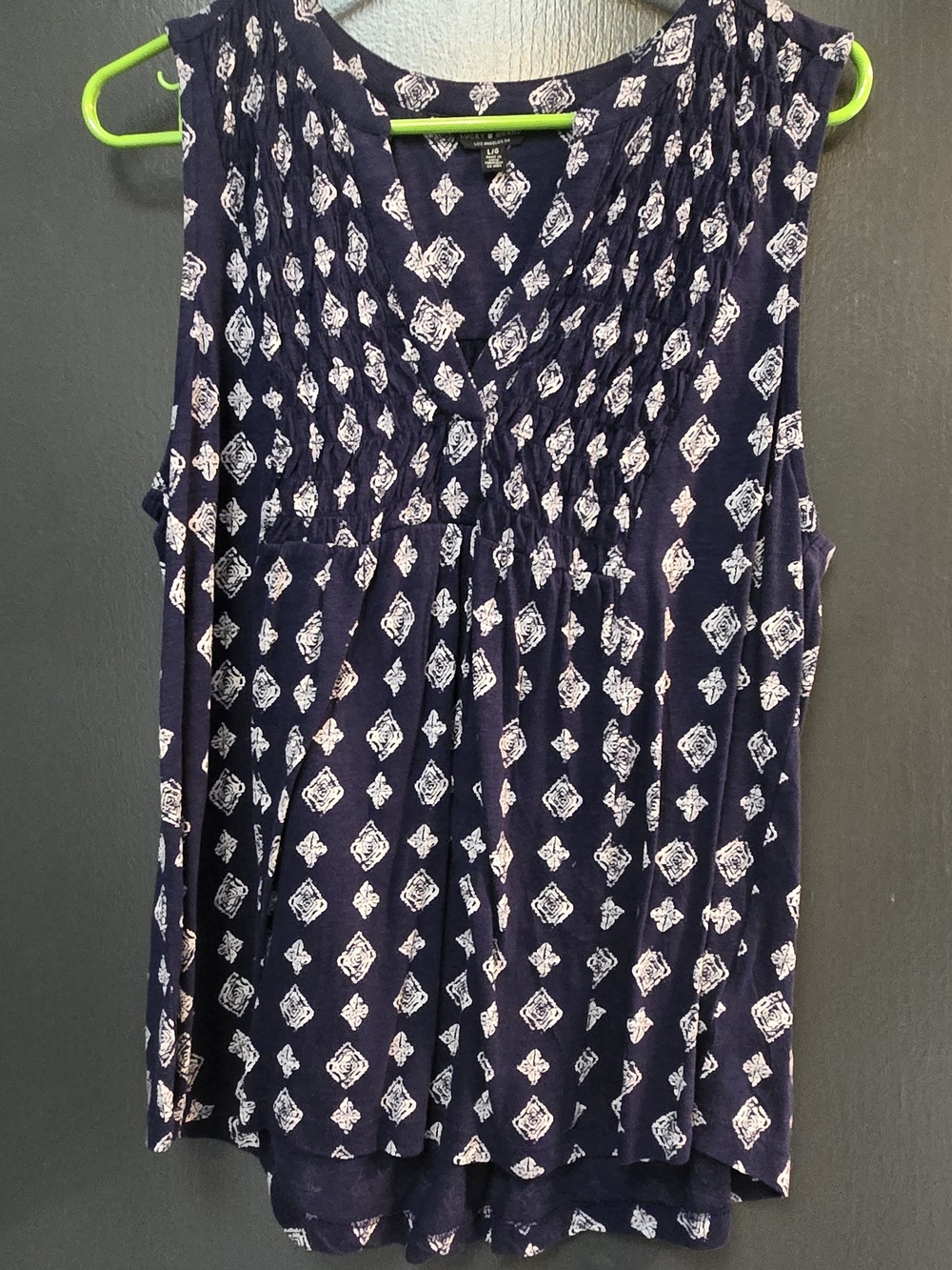Lucky Brand Navy Blue Geometric Diamond Pattern Pintuck Sleeveless Top